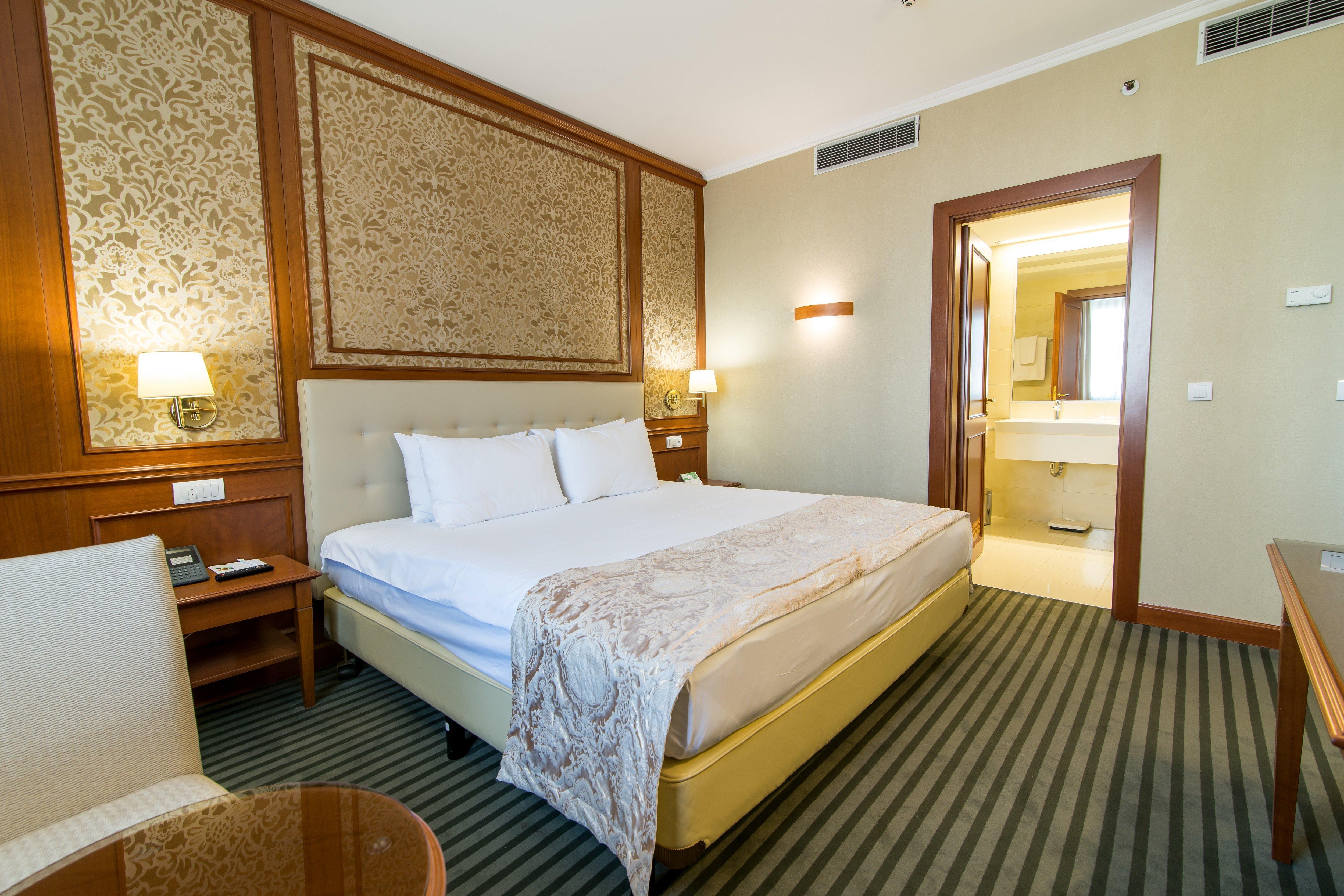 Holiday Inn Skopje By Ihg Экстерьер фото
