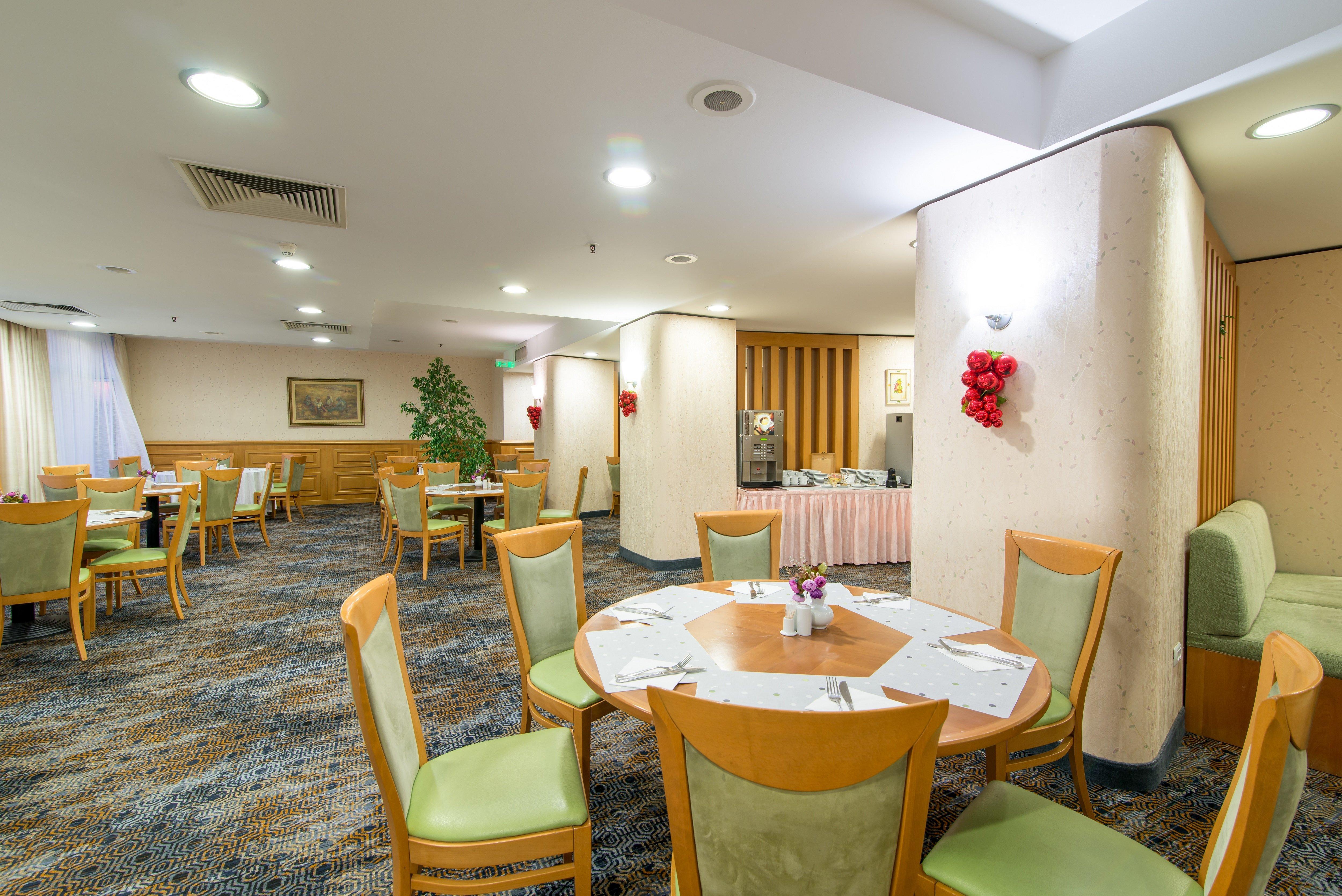Holiday Inn Skopje By Ihg Экстерьер фото