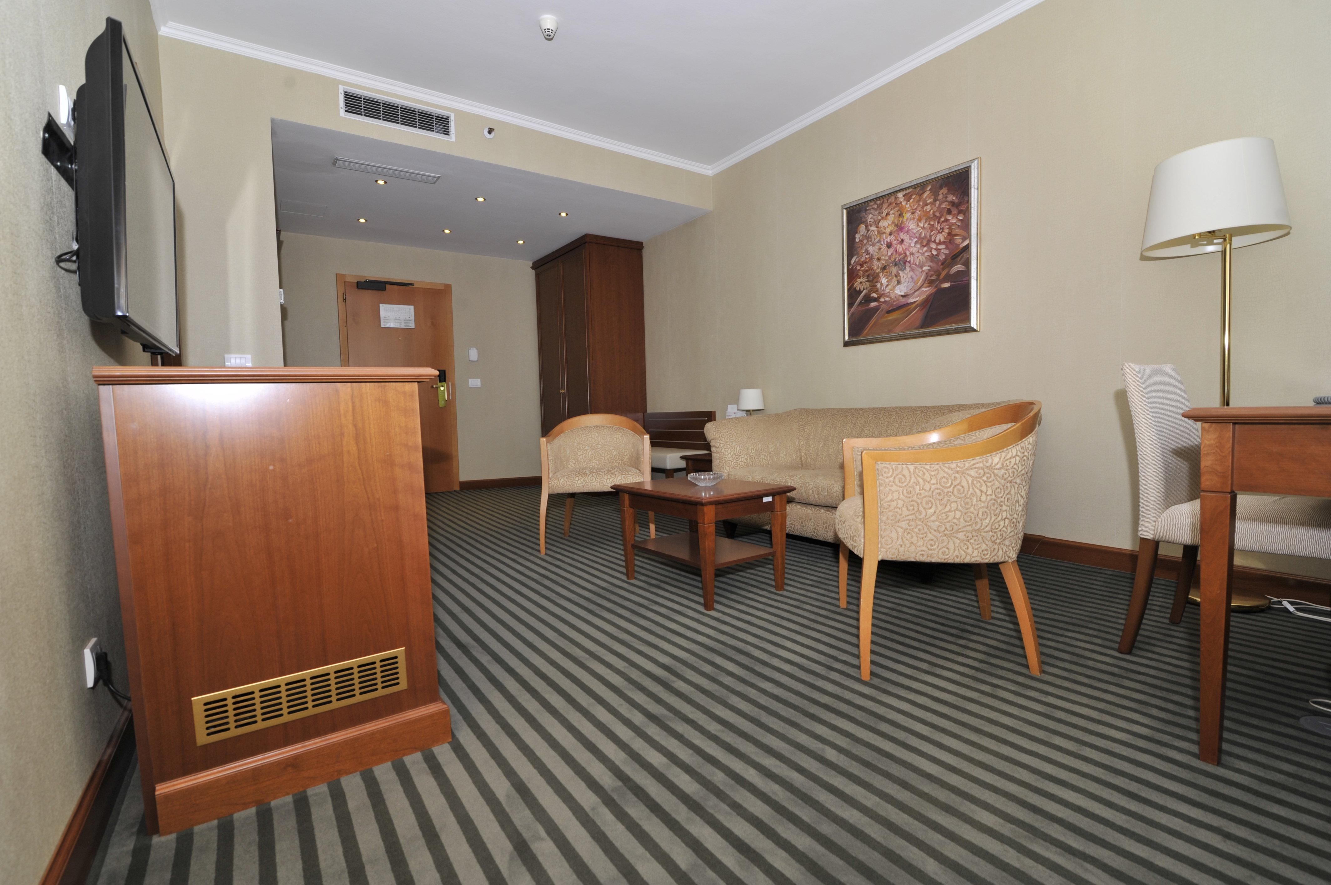 Holiday Inn Skopje By Ihg Экстерьер фото