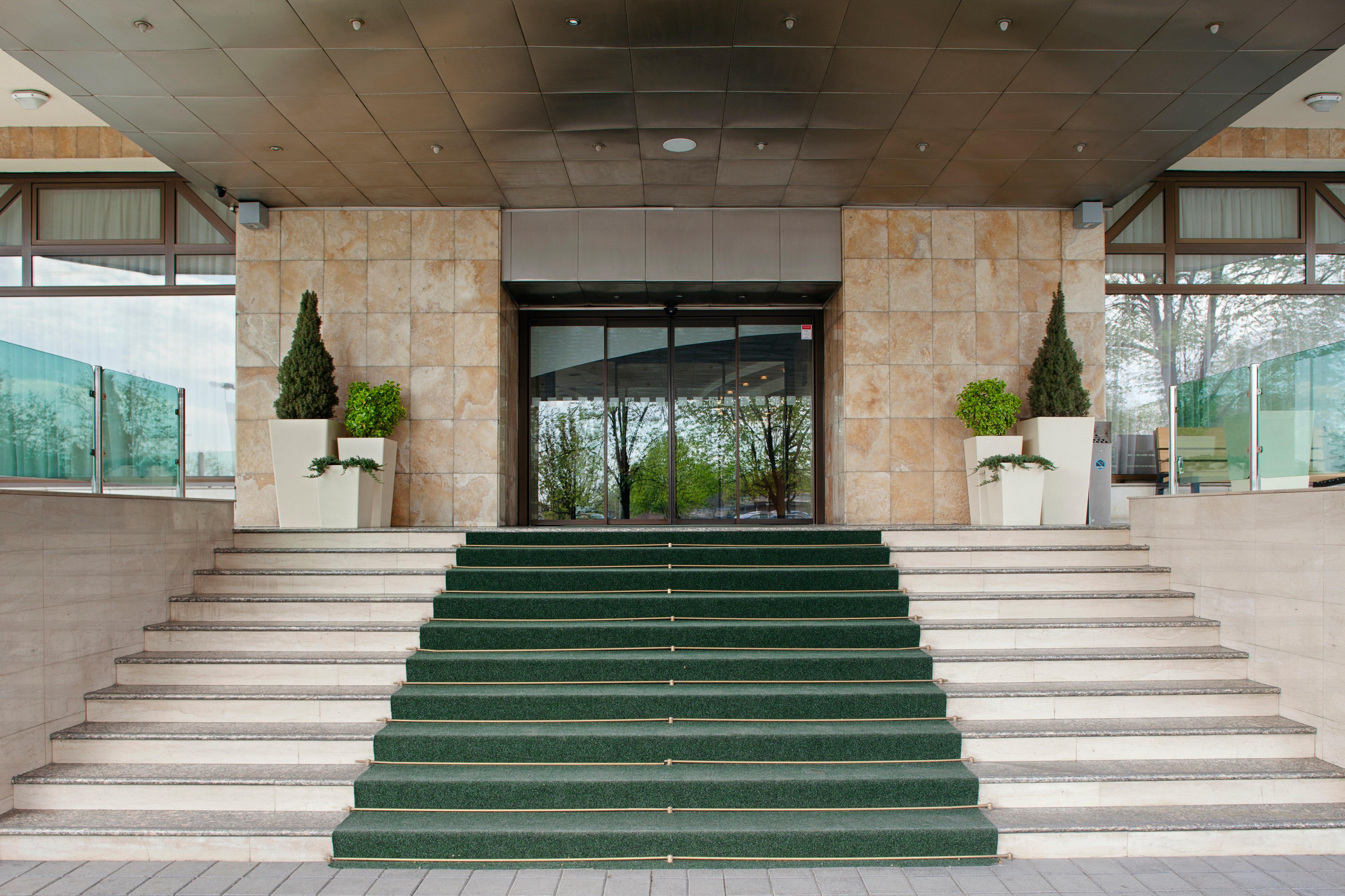 Holiday Inn Skopje By Ihg Экстерьер фото